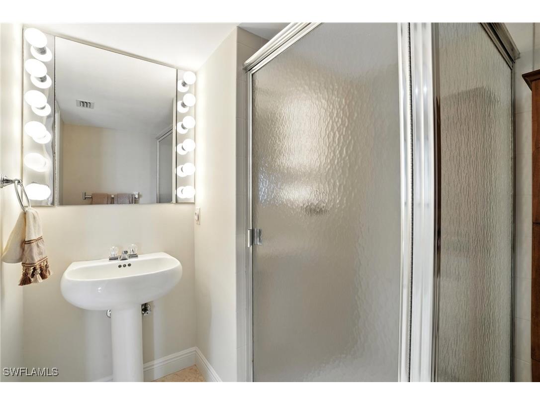 20 Seagate Drive #803 Naples FL 34103 225065300 image34