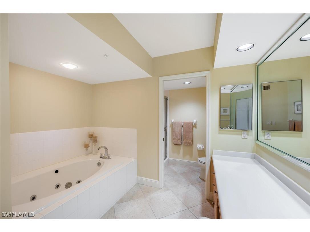 20 Seagate Drive #803 Naples FL 34103 226012114 image26