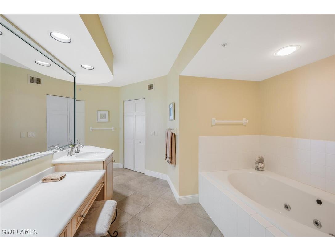 20 Seagate Drive #803 Naples FL 34103 226012114 image28