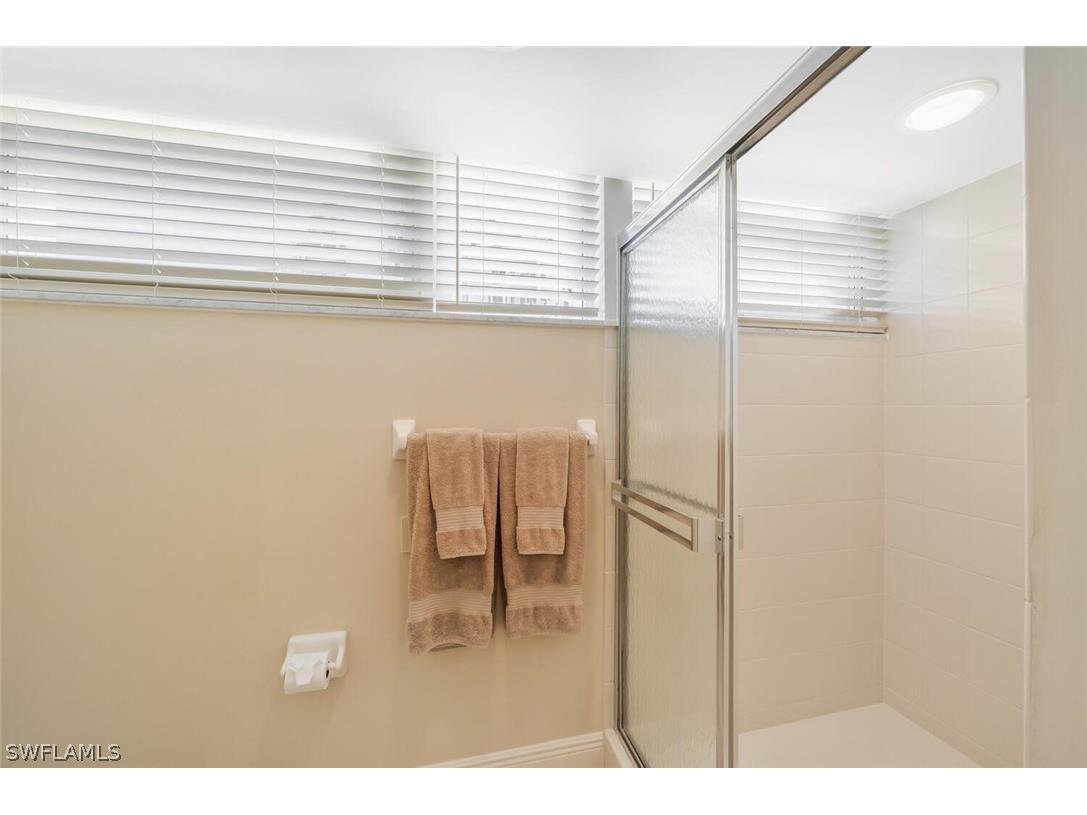 20 Seagate Drive #803 Naples FL 34103 226012114 image33