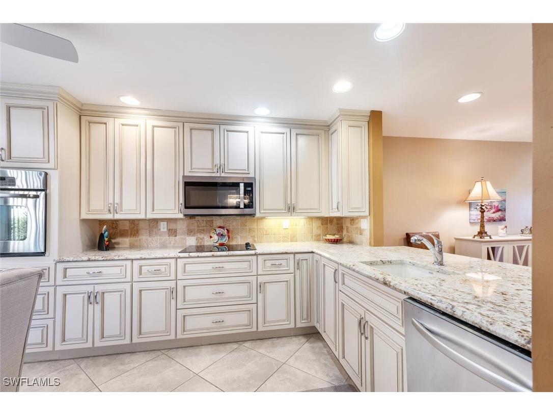 20 Water Oaks Way #3-10 Naples FL 34105 225074421 image12