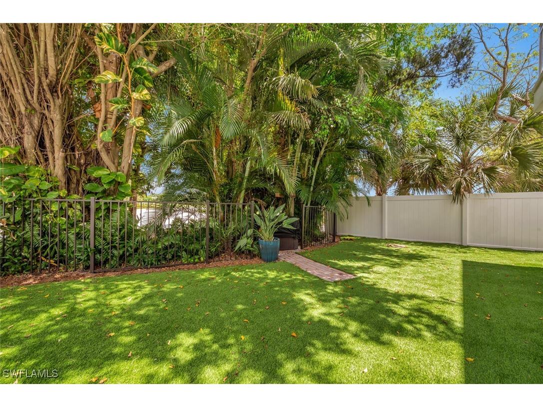 200 Burning Tree Drive Naples FL 34105 225081975 image44