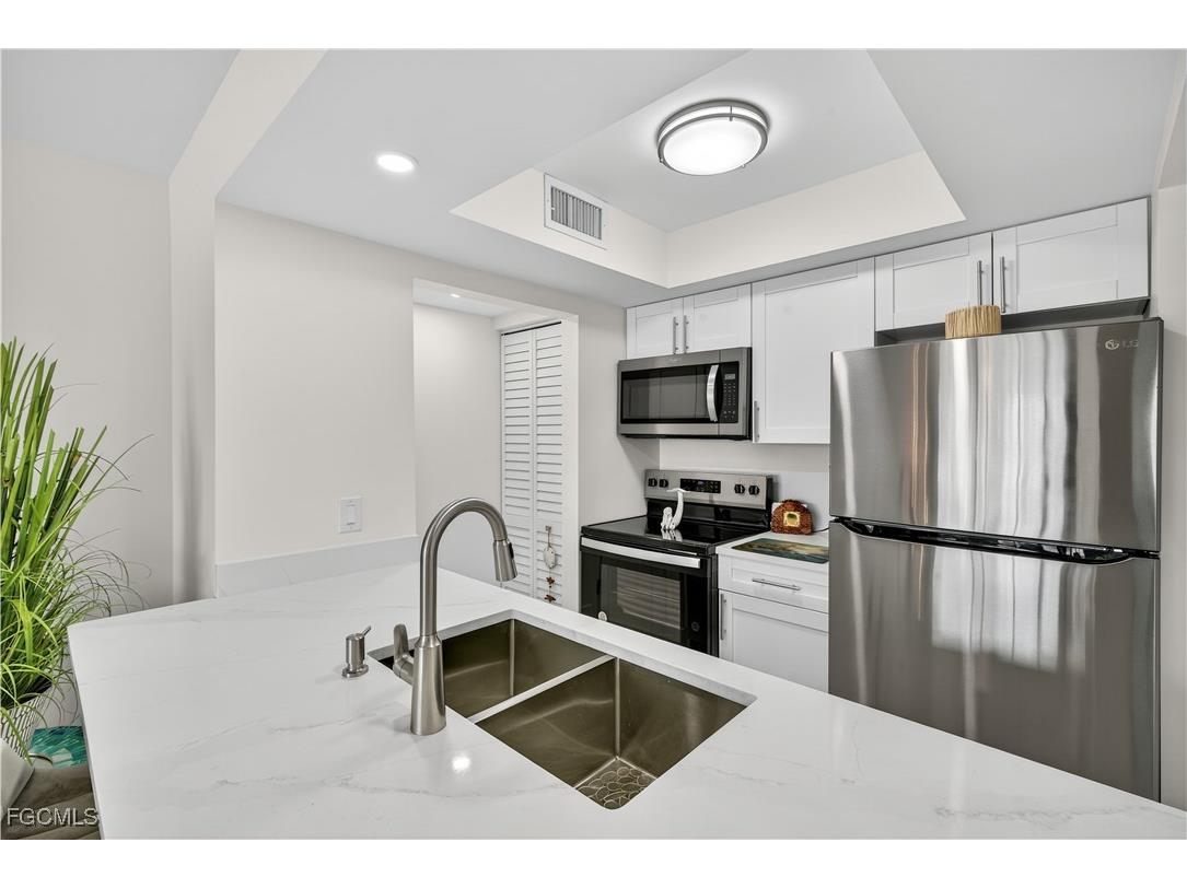 200 Lenell Road #214 Fort Myers Beach FL 33931 2025014488 image14