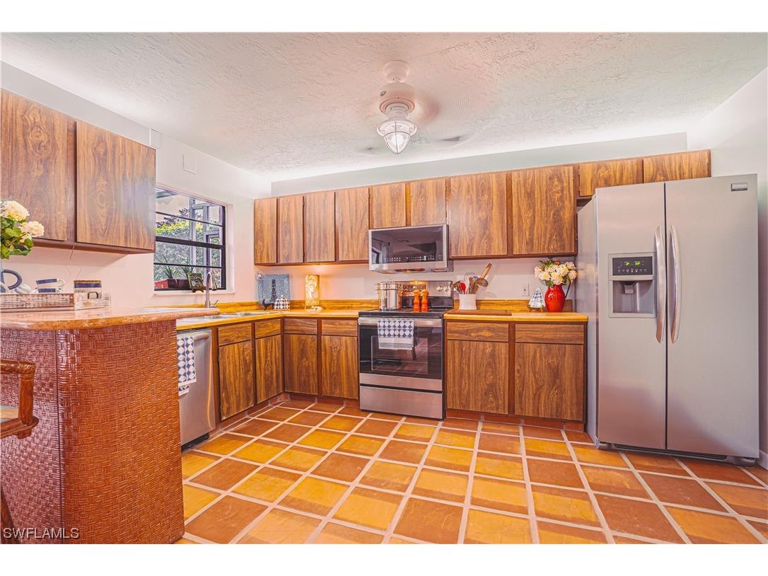 200 Marseille Drive S #12-A Naples FL 34112 223061998 image1