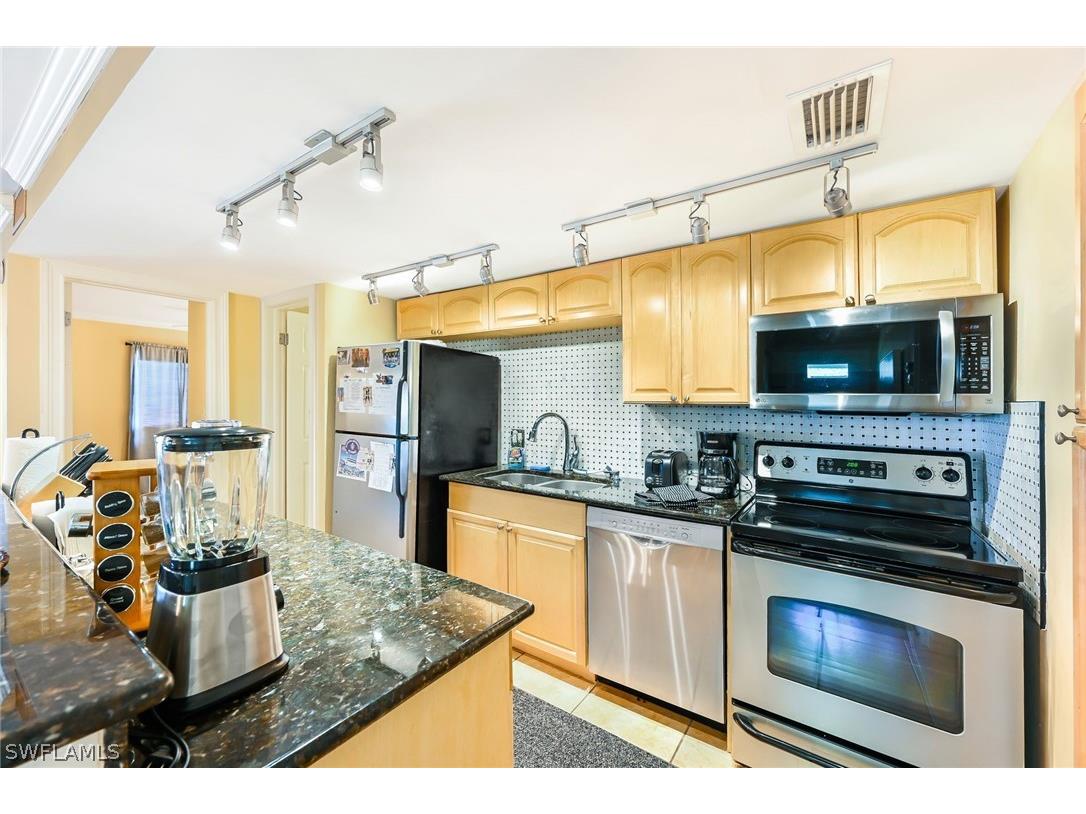 200 Palm Drive #7 R Naples FL 34112 226009028 image2