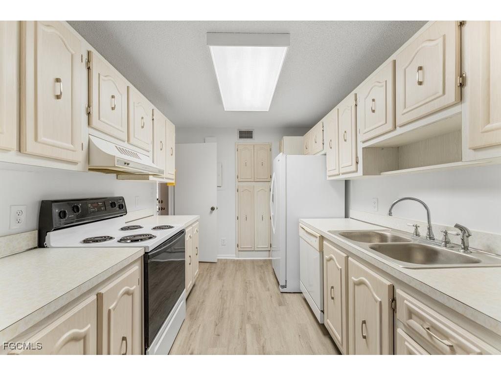 200 Pebble Beach Boulevard #D103 Naples FL 34113 2025020612 image6