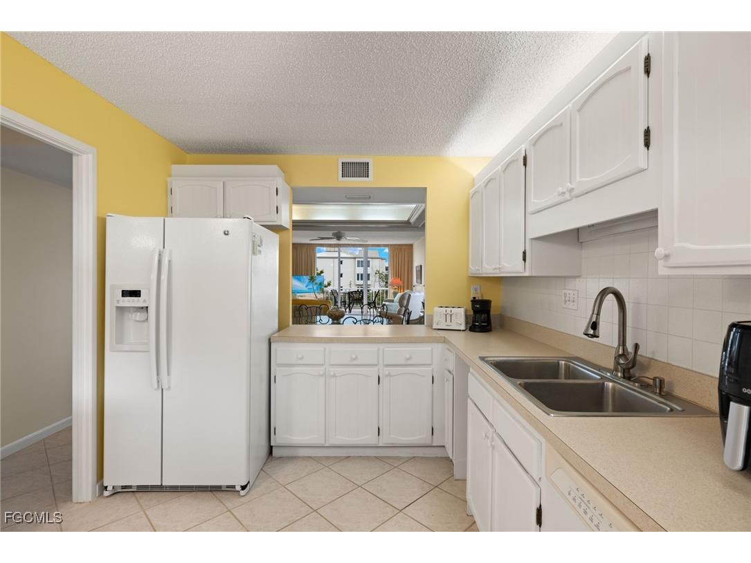 200 Periwinkle Way #216 Sanibel FL 33957 2025024917 image10