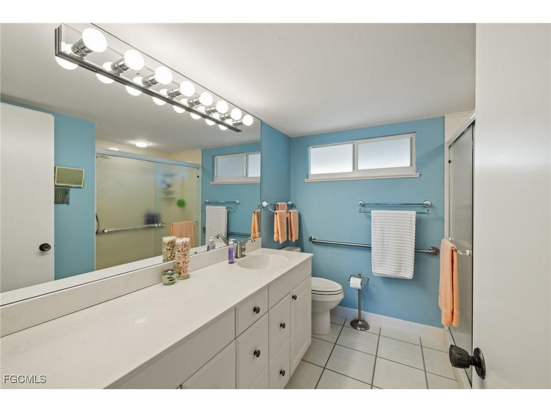 200 Periwinkle Way #216 Sanibel FL 33957 2025024917 image25