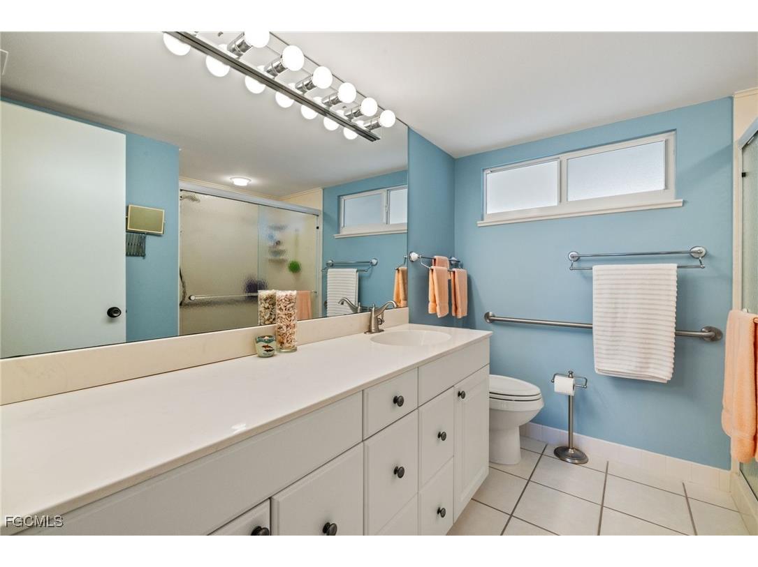 200 Periwinkle Way #216 Sanibel FL 33957 2025024917 image26
