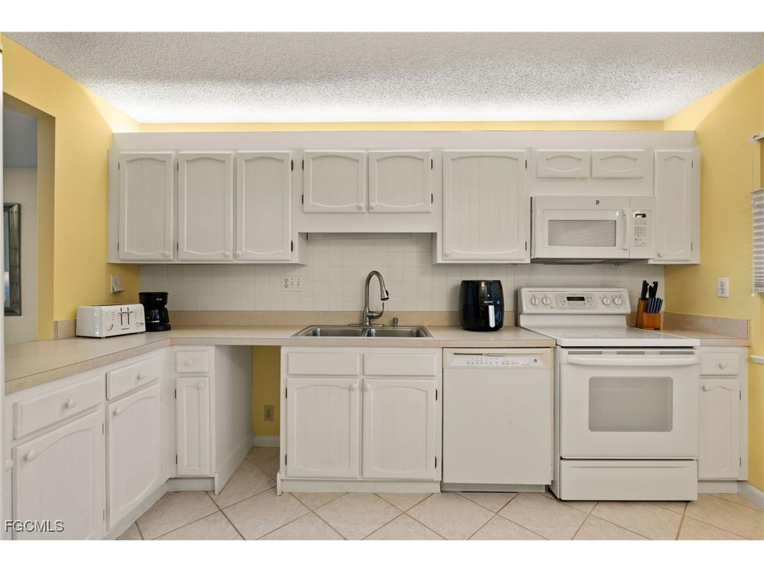 200 Periwinkle Way #216 Sanibel FL 33957 2025024917 image9