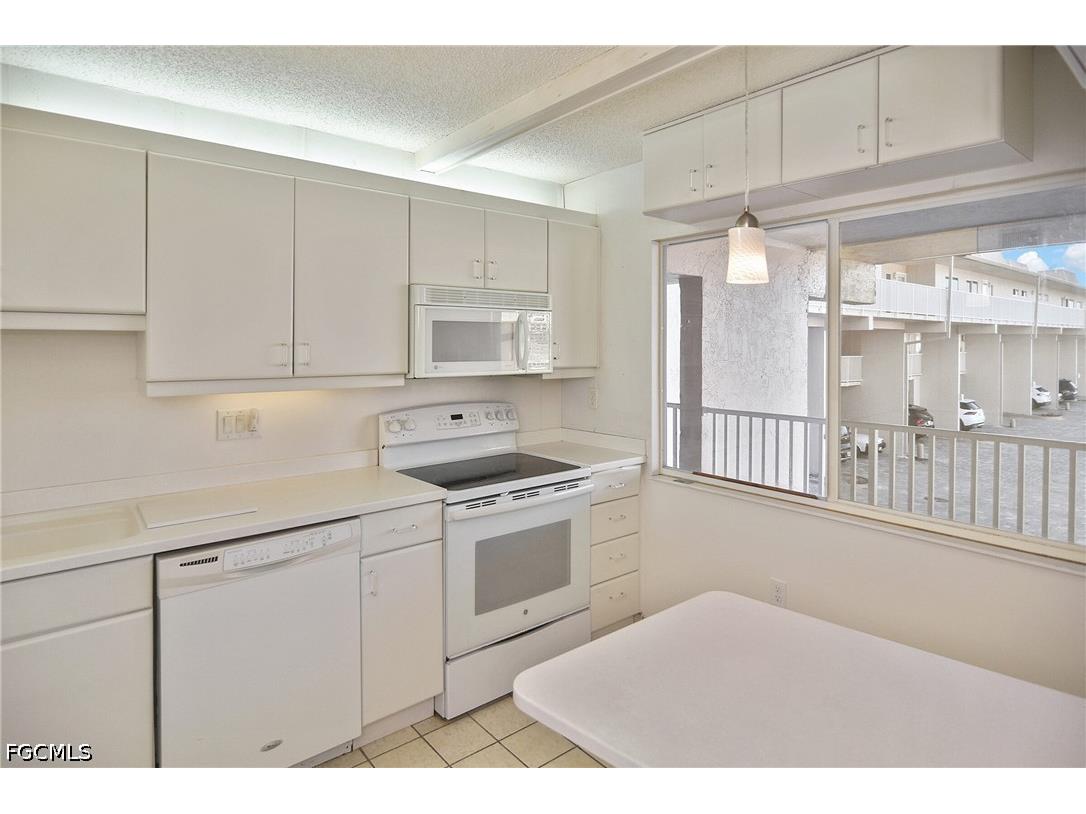 200 Periwinkle Way #225 Sanibel FL 33957 2026015724 image29