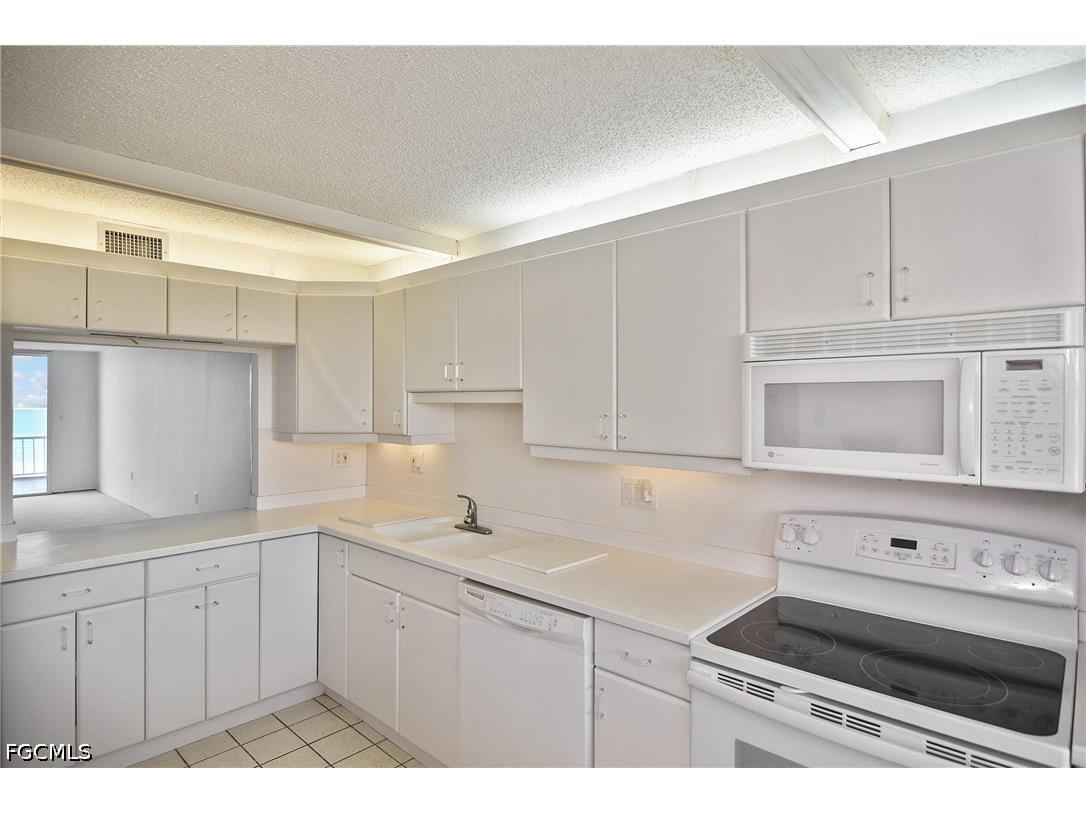200 Periwinkle Way #225 Sanibel FL 33957 2026015724 image30