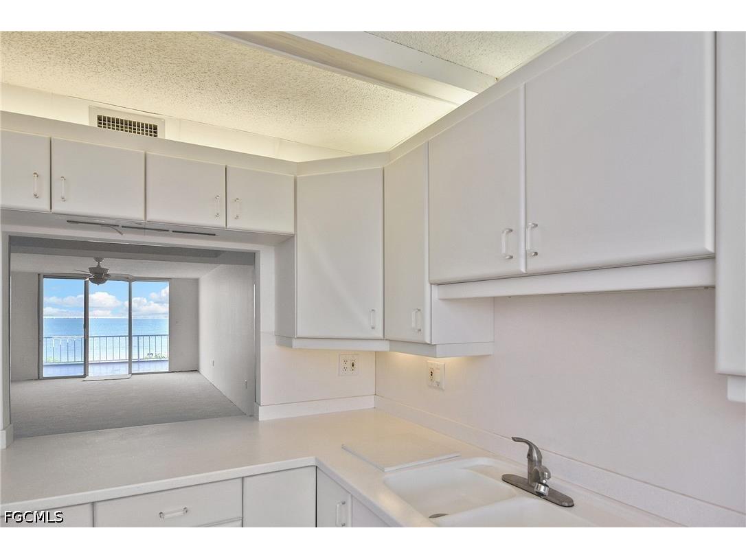 200 Periwinkle Way #225 Sanibel FL 33957 2026015724 image32