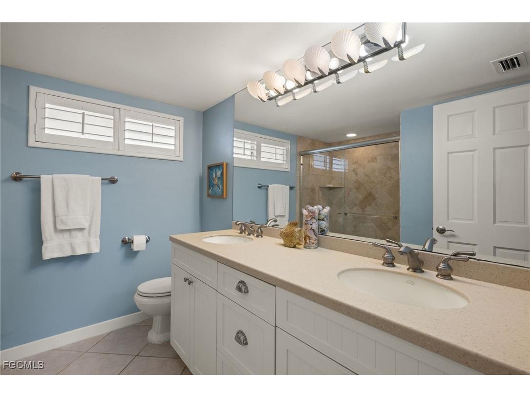 200 Periwinkle Way #231 Sanibel FL 33957 2025017246 image25