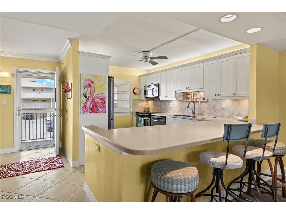 200 Periwinkle Way #231 Sanibel FL 33957 2025017246 image6
