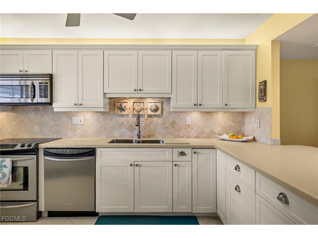 200 Periwinkle Way #231 Sanibel FL 33957 2025017246 image8