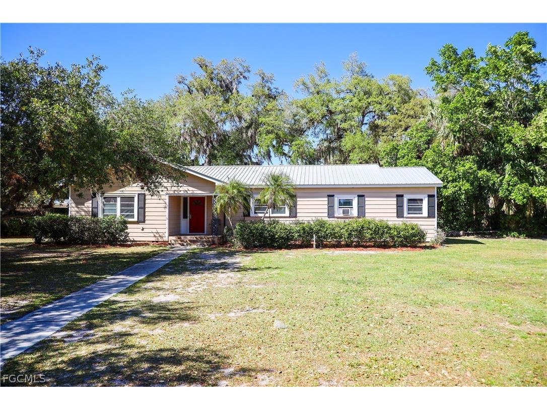 200 Riverview Drive Labelle FL 33935 2026008801 image2