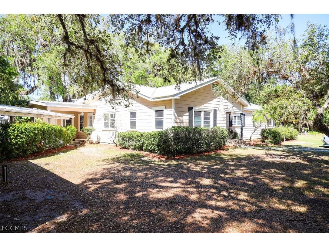 200 Riverview Drive Labelle FL 33935 2026008801 image3