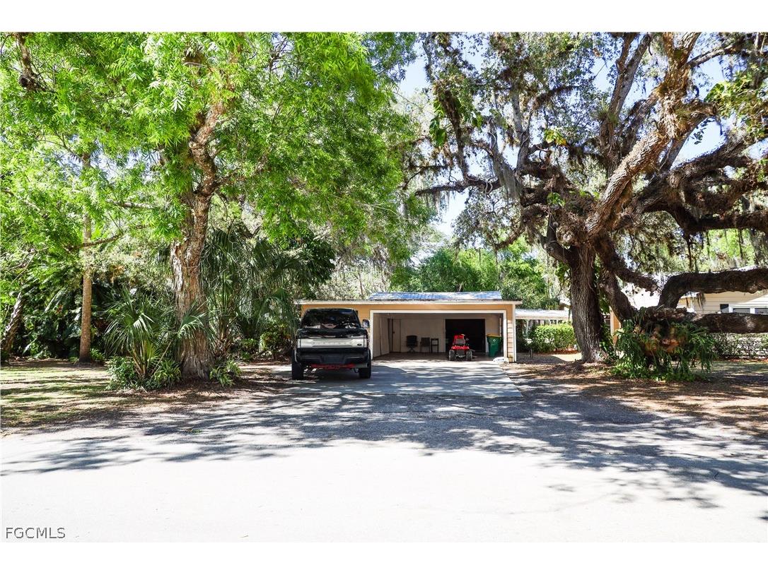 200 Riverview Drive Labelle FL 33935 2026008801 image4