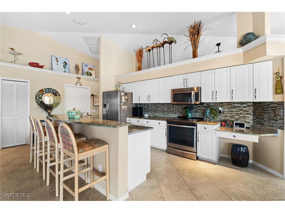 200 Saint James Way Naples FL 34104 225071956 image12