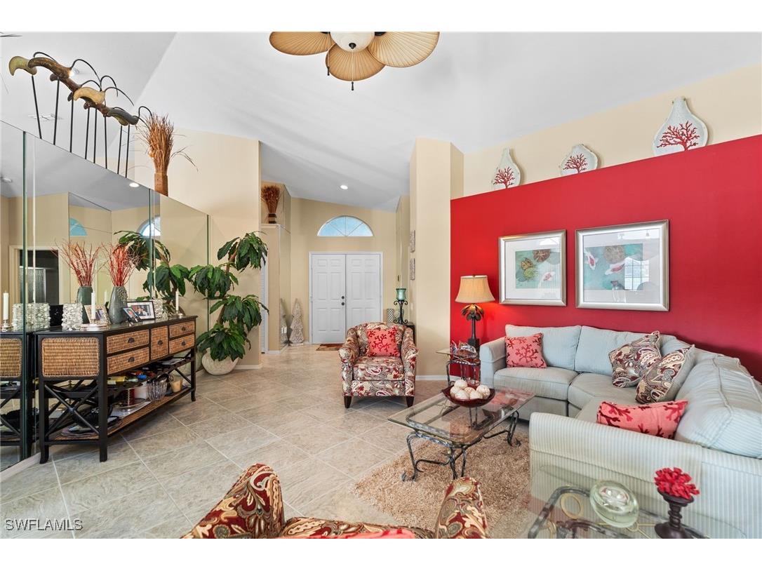 200 Saint James Way Naples FL 34104 225071956 image4