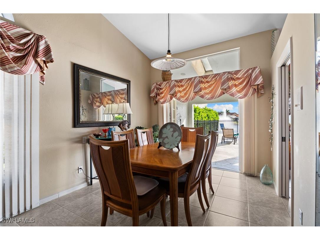 200 Saint James Way Naples FL 34104 225071956 image5