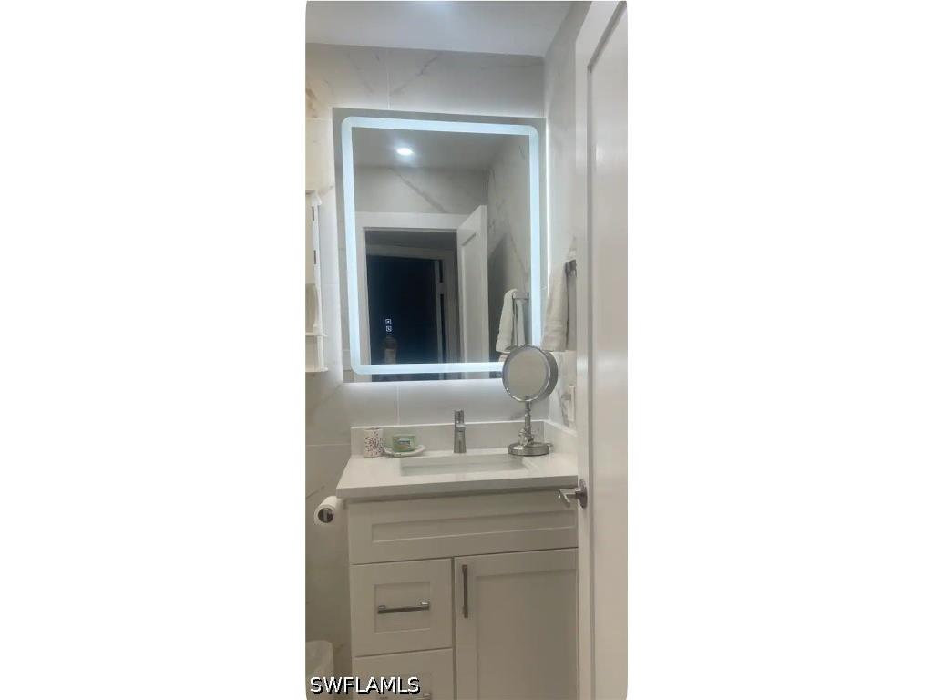 200 Turtle Lake Court #309 Naples FL 34105 226016672 image6