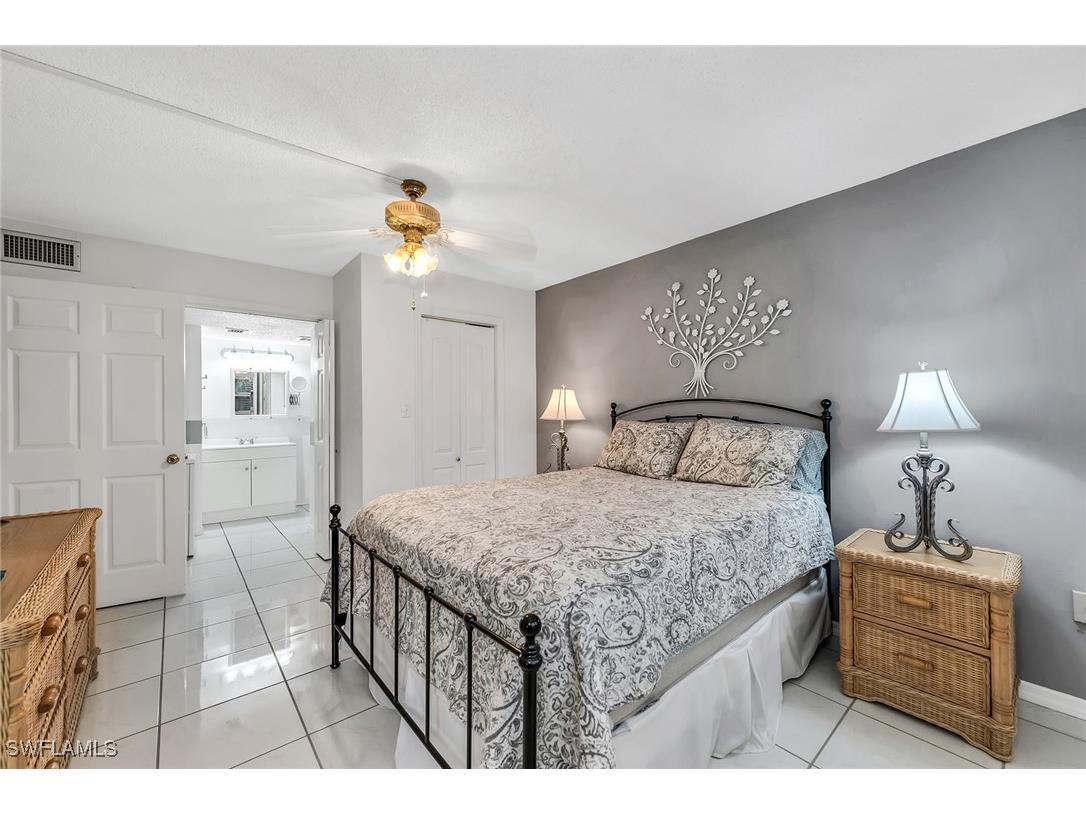 200 Valley Stream Drive #3B Naples FL 34113 226005672 image16