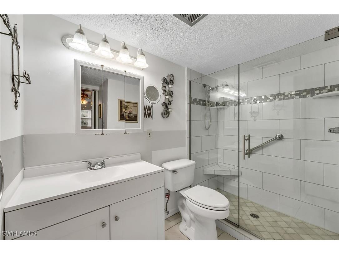 200 Valley Stream Drive #3B Naples FL 34113 226005672 image18