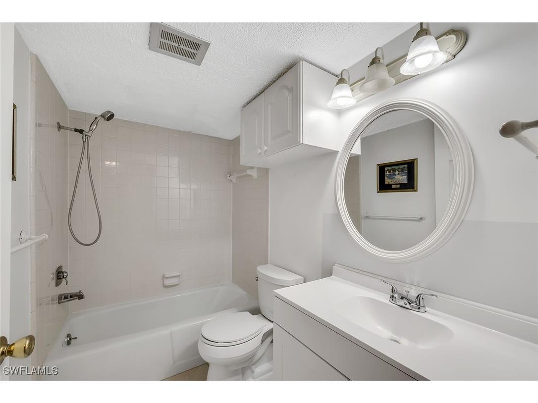 200 Valley Stream Drive #3B Naples FL 34113 226005672 image22