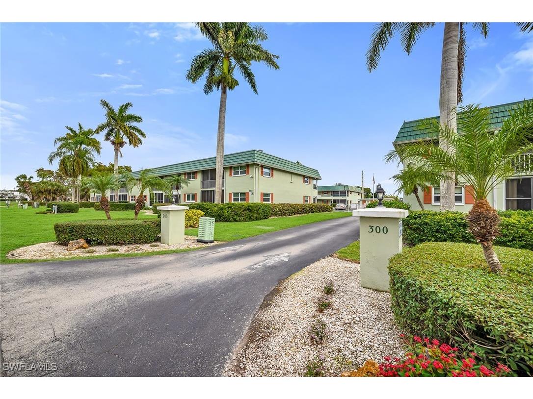 200 Valley Stream Drive #3B Naples FL 34113 226005672 image32