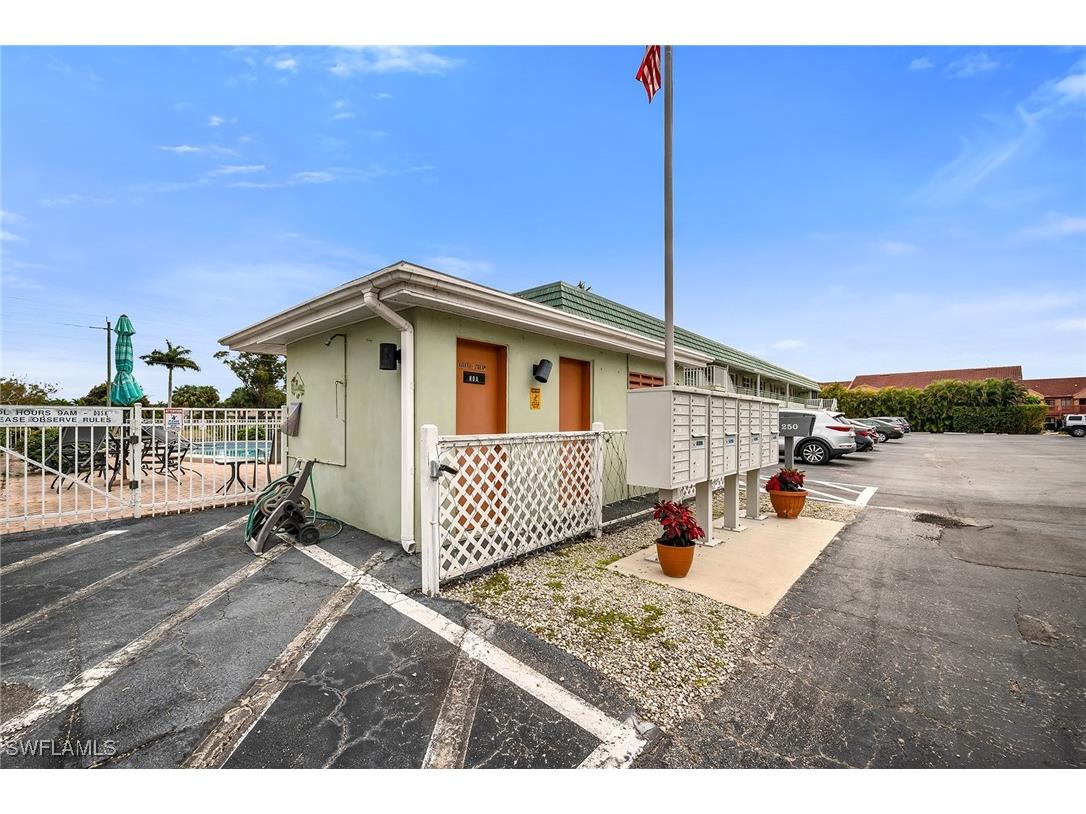 200 Valley Stream Drive #3B Naples FL 34113 226005672 image33