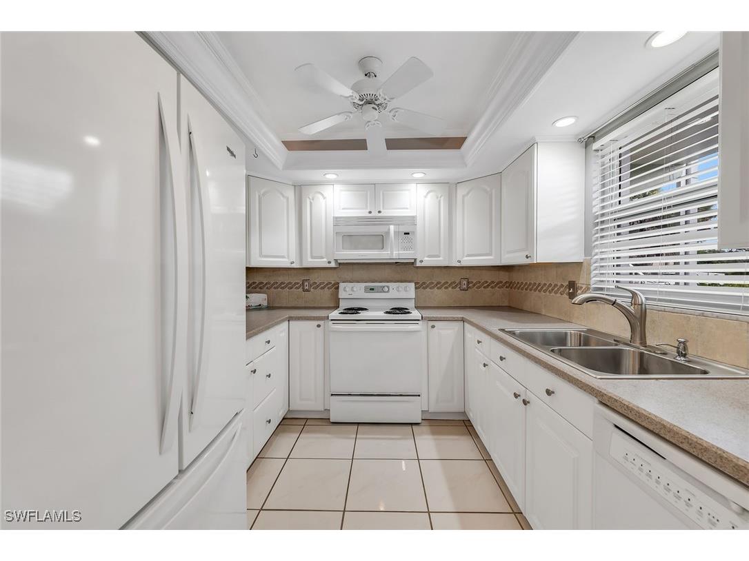 200 Valley Stream Drive #3B Naples FL 34113 226005672 image8