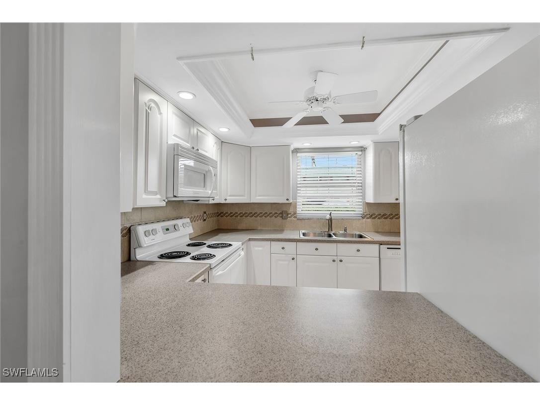 200 Valley Stream Drive #3B Naples FL 34113 226005672 image9