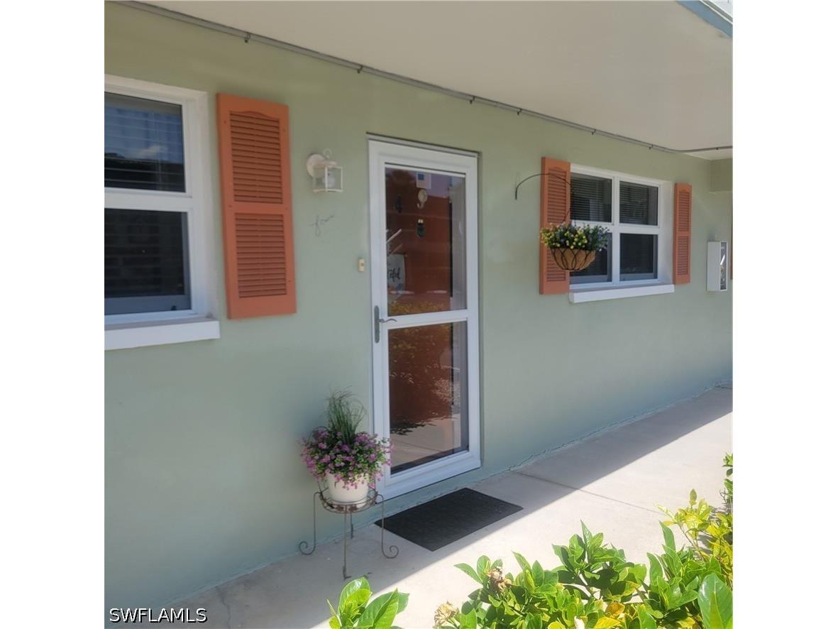 200 Valley Stream Drive #4B Naples FL 34113 226018699 image1