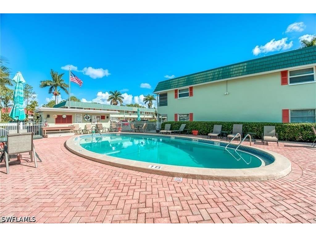 200 Valley Stream Drive #4B Naples FL 34113 226018699 image2