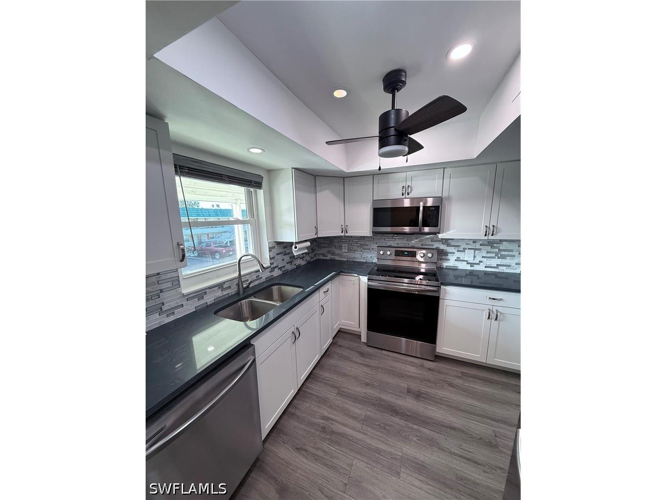 200 Valley Stream Drive #8B Naples FL 34113 226014985 image1