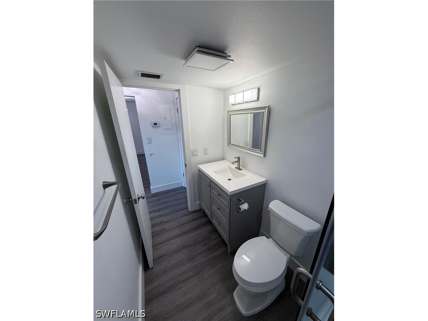 200 Valley Stream Drive #8B Naples FL 34113 226014985 image12