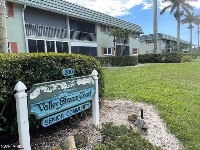 200 Valley Stream Drive #8B Naples FL 34113 226014985 image2