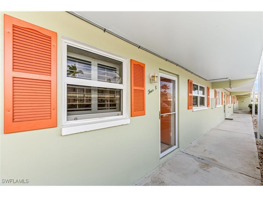 200 Valley Stream Drive #C4 Naples FL 34113 224030647 image1