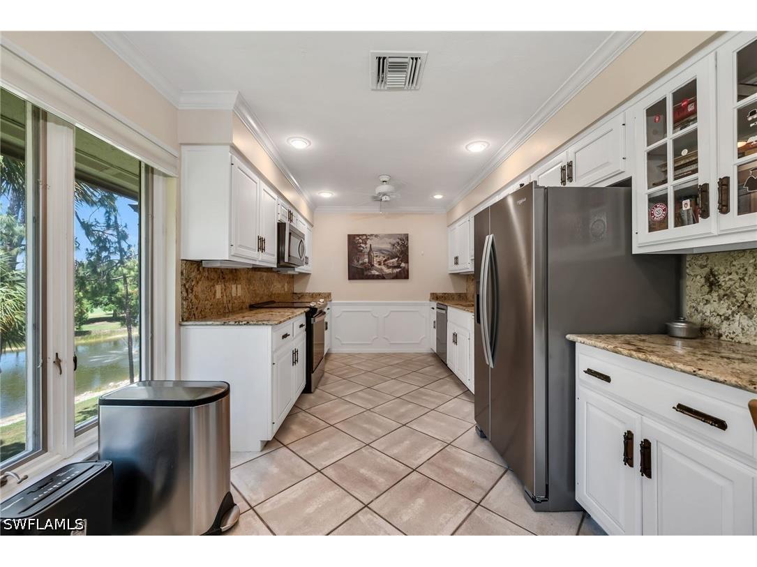 200 Wyndemere Way #B402 Naples FL 34105 226019726 image9