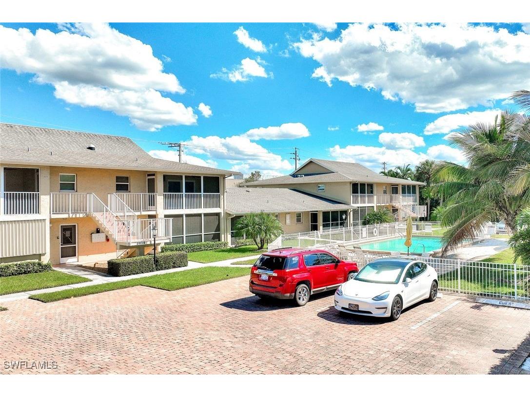 2000 Alamanda Drive #104 Naples FL 34102 225076157 image12