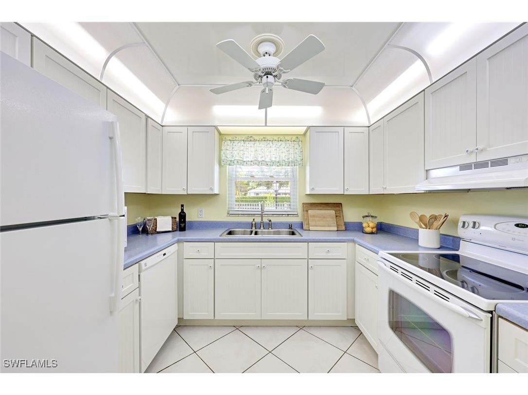 2000 Alamanda Drive #104 Naples FL 34102 225076157 image23