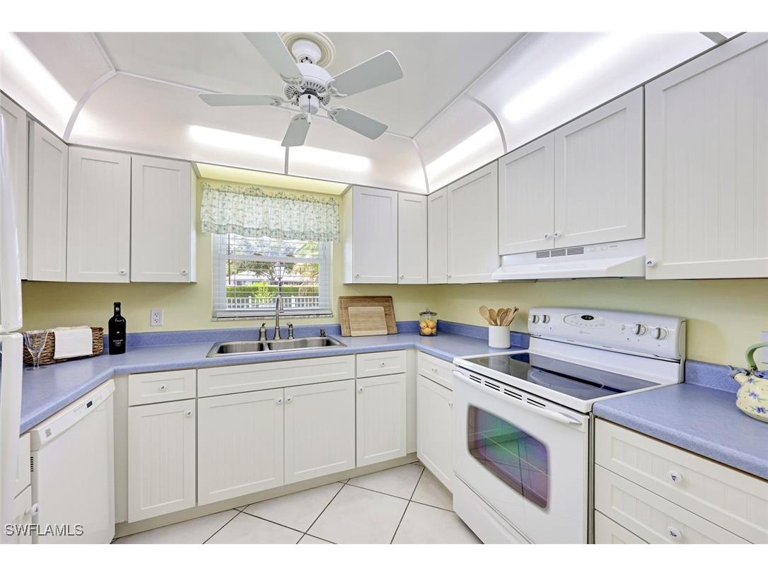 2000 Alamanda Drive #104 Naples FL 34102 225076157 image24