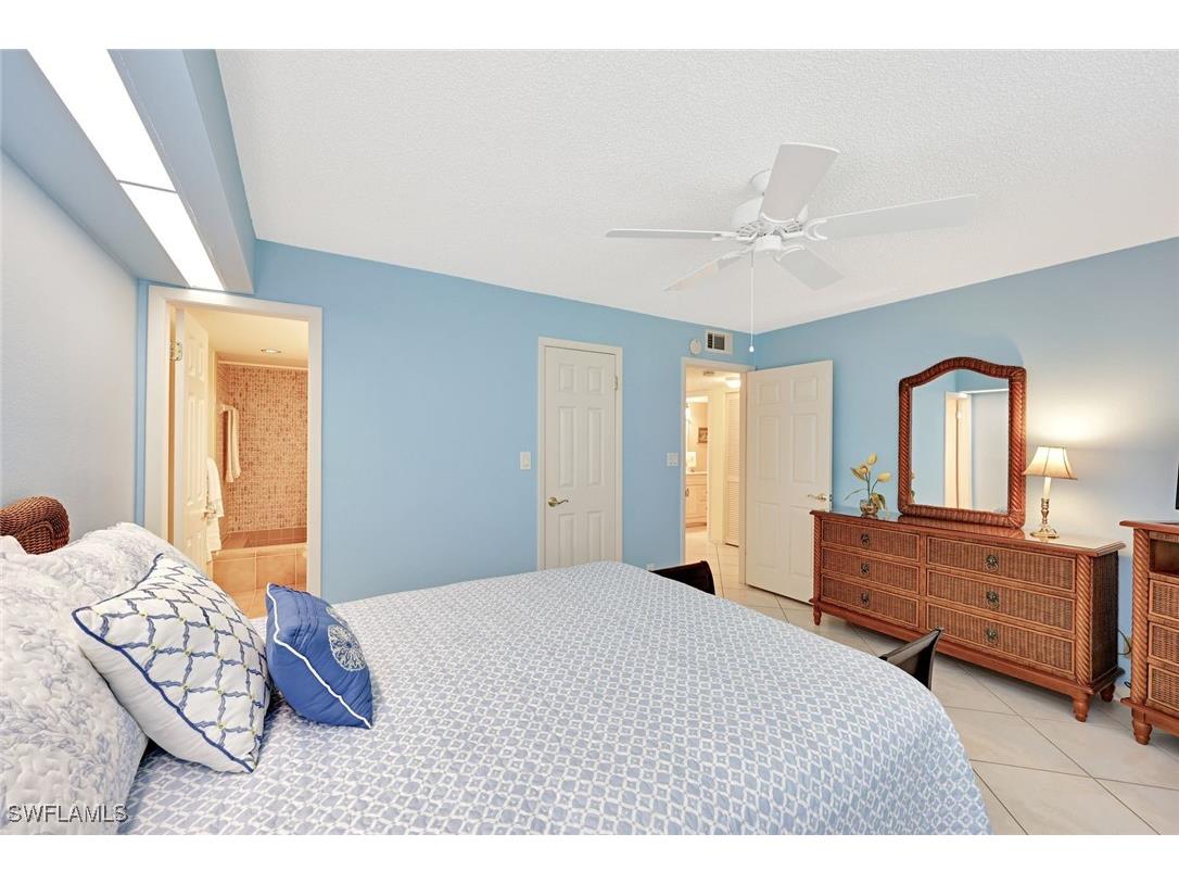 2000 Alamanda Drive #104 Naples FL 34102 225076157 image27