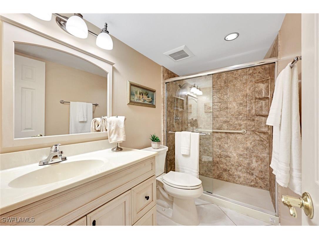 2000 Alamanda Drive #104 Naples FL 34102 225076157 image30