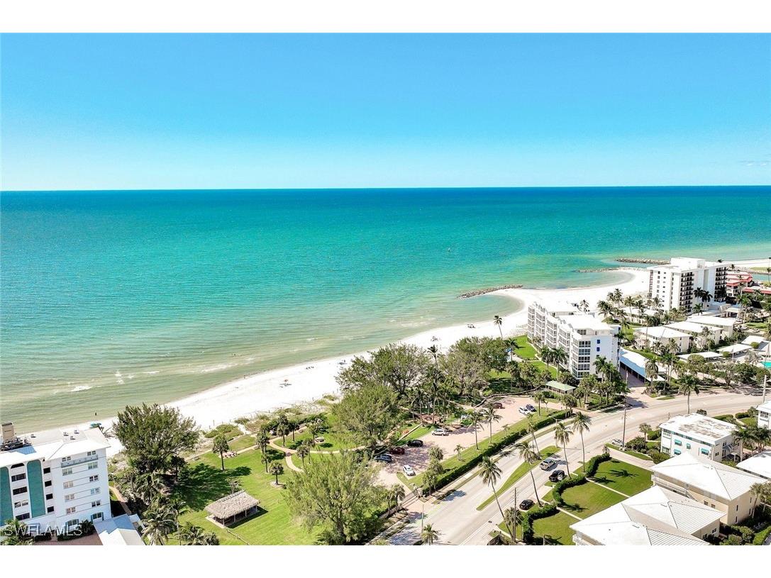 2000 Alamanda Drive #104 Naples FL 34102 225076157 image4