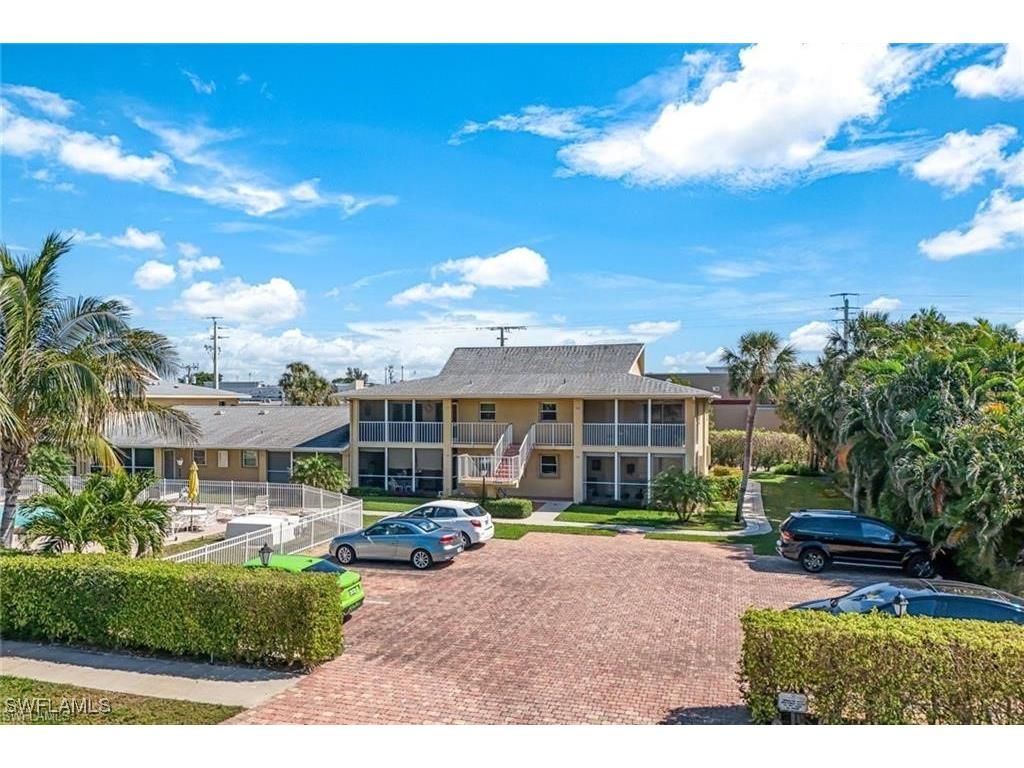 2000 Alamanda Drive #206 Naples FL 34102 225080177 image2