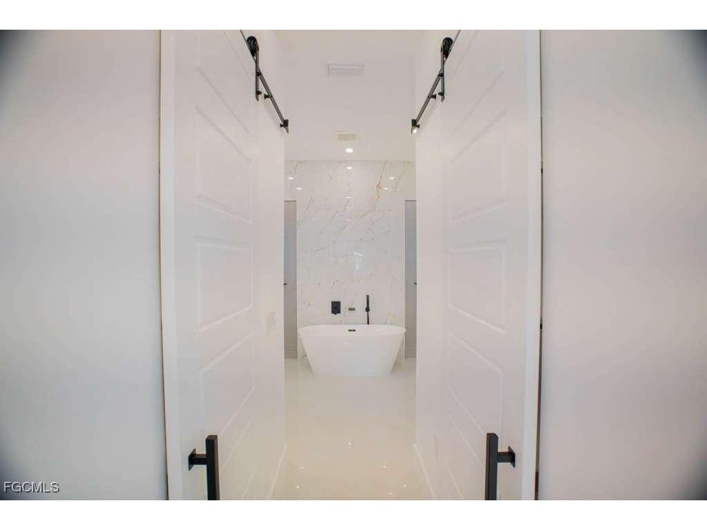 2000 SW 31st Terrace Cape Coral FL 33914 2026004465 image8