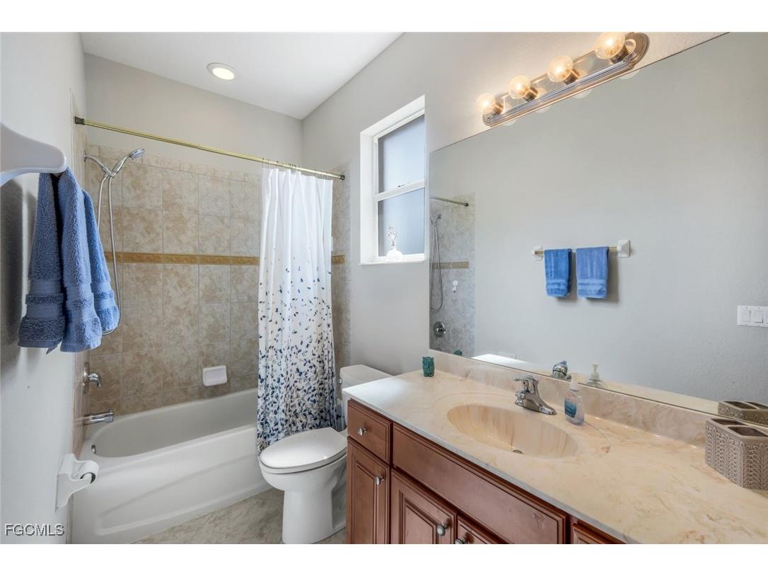 20007 Larino Loop Estero FL 33928 2025006407 image18